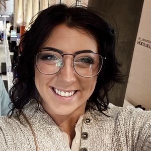 Meet your Posher, Tori